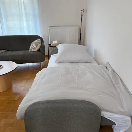 Ahr Apartment *